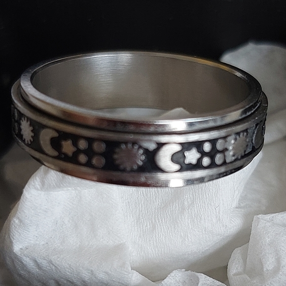 Anti Anxiety Fidget Ring - Picture 3 of 3